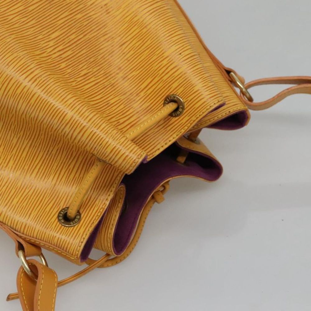 Louis Vuitton Noé Yellow Leather Shoulder Bag (Pre-Owned) - Picture 16 of 16